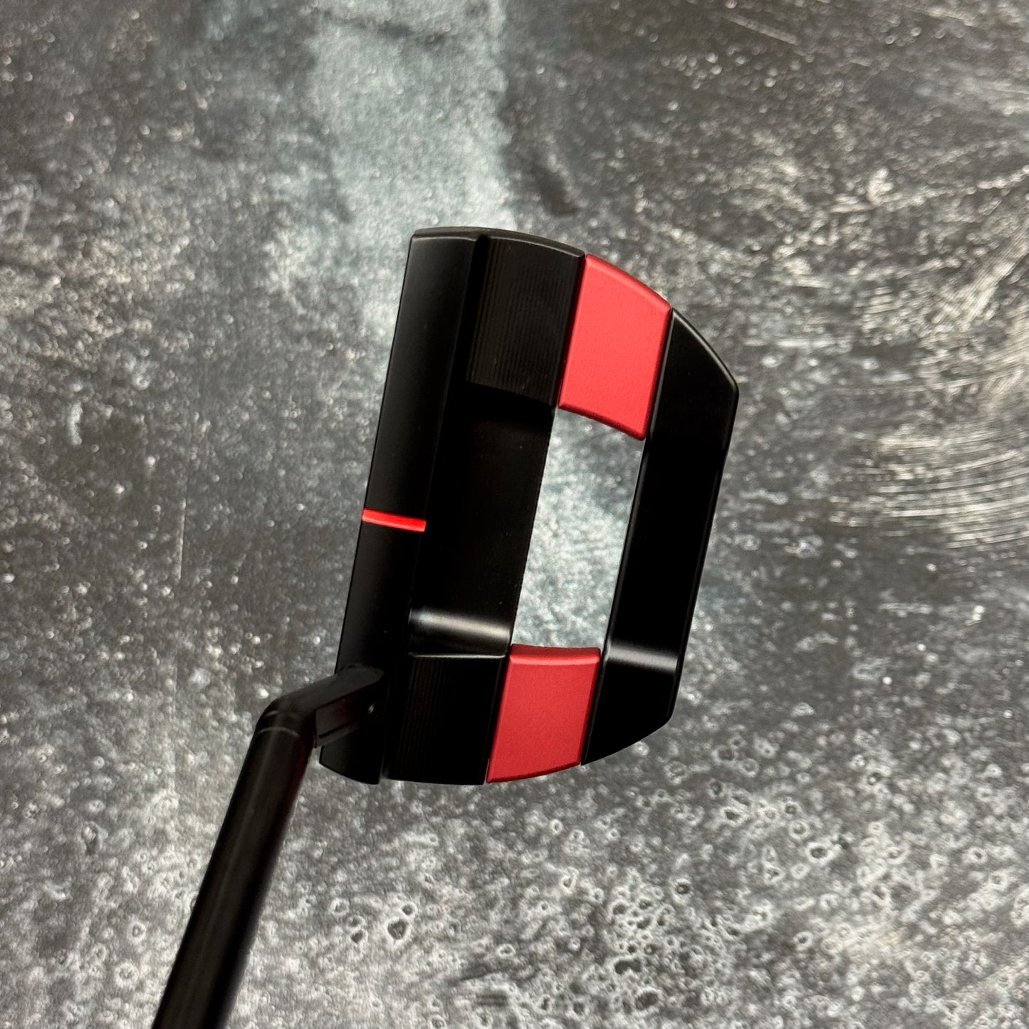 Scotty Cameron Studio Style Fastback 1.5 (Black PVD & Red Anodized)
