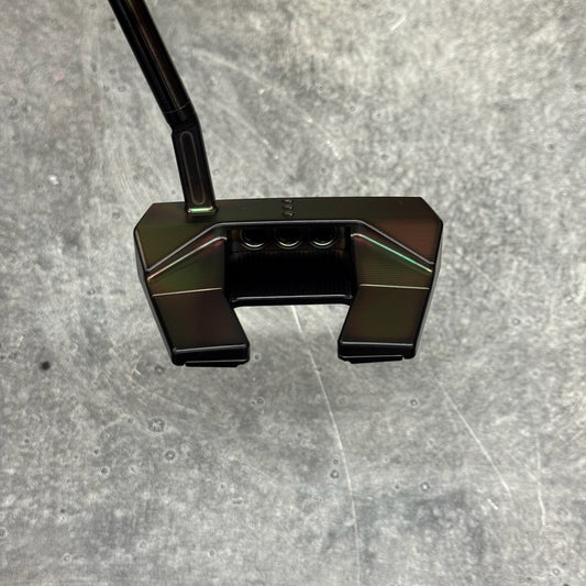 Scotty Cameron Phantom 5.5 (Black Rainbow) Black Paint fill
