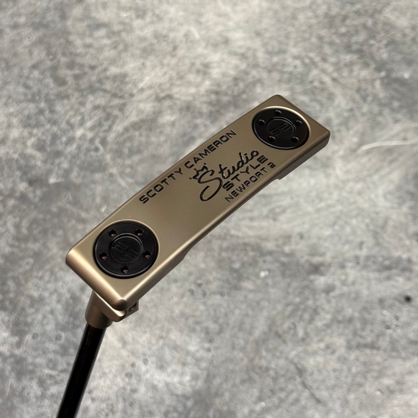 Left Handed Scotty Cameron Studio Style Newport 2 Chromatic Bronze