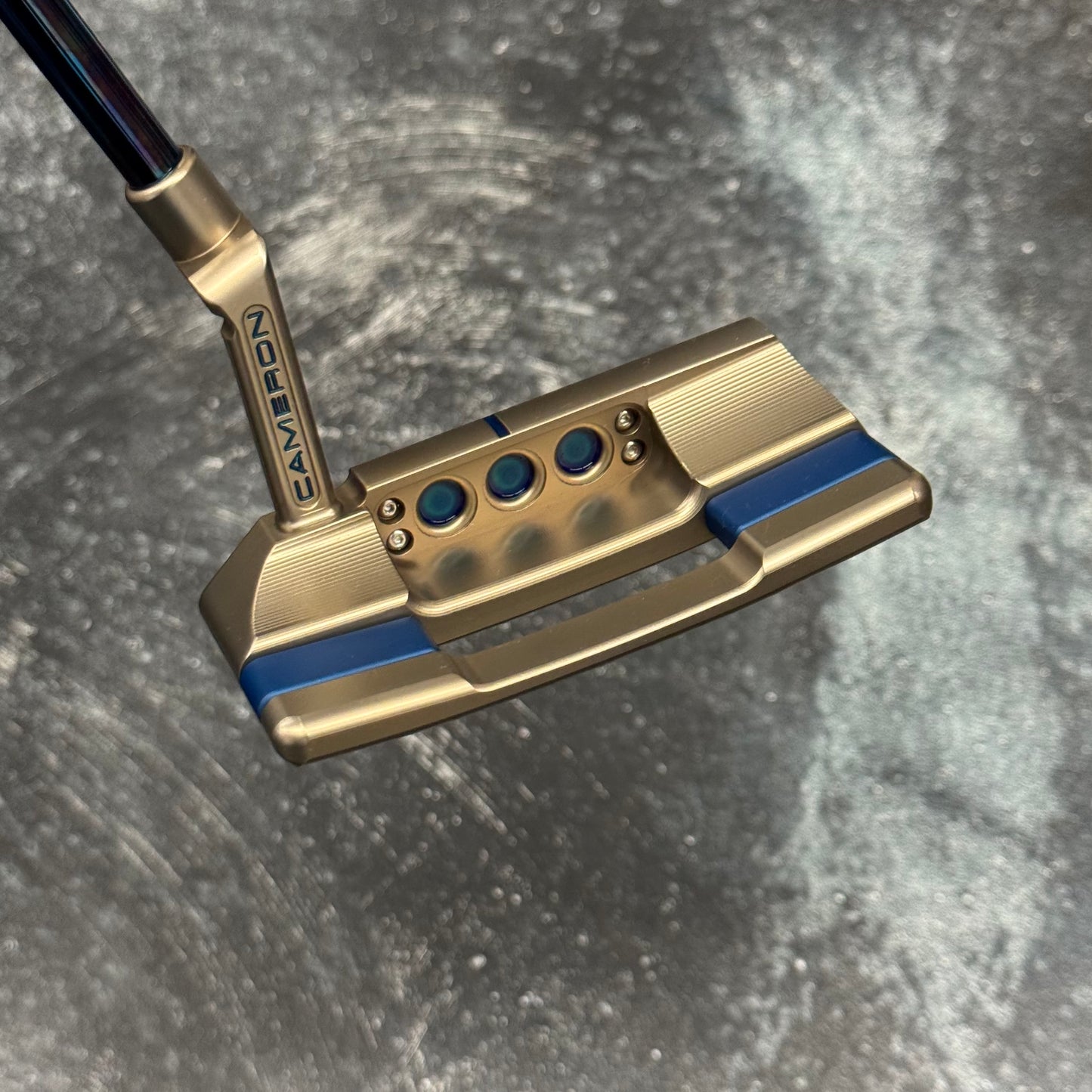 Scotty Cameron Studio Style Squareback 2 (Chromatic Bronze finish)