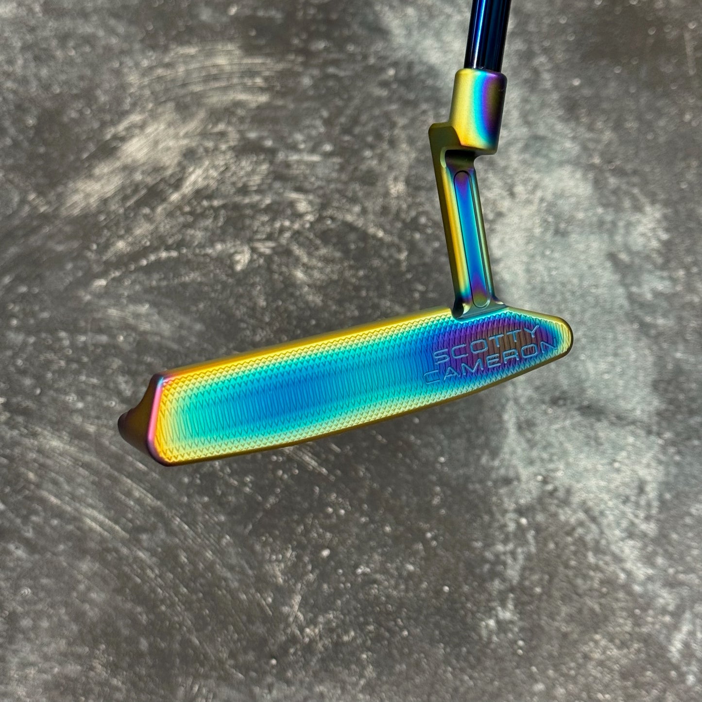 Scotty Cameron Super Select Newport 2+ (Crazy Rainbow)