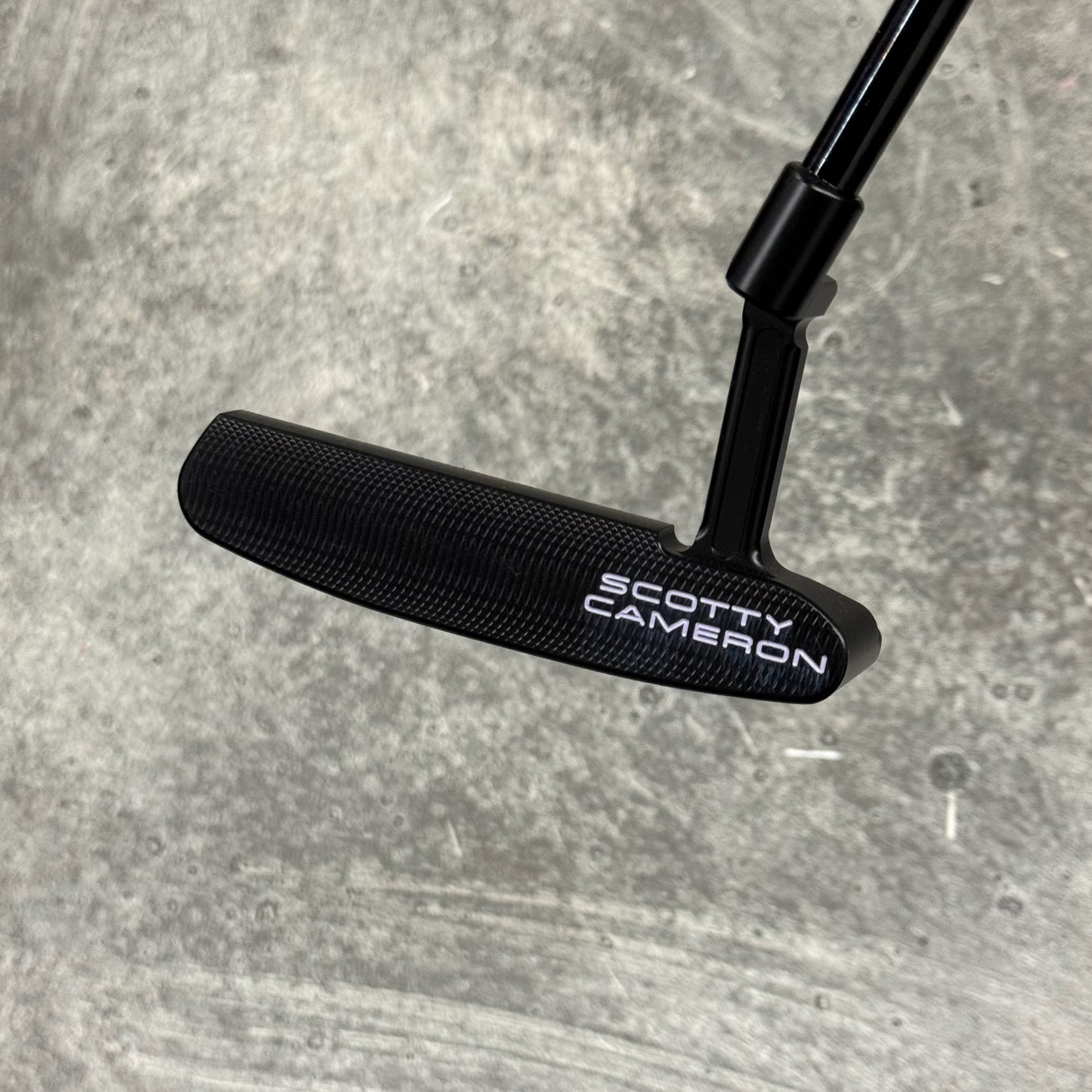 Scotty Cameron Super Select Newport (Black PVD) Purple Drip Print