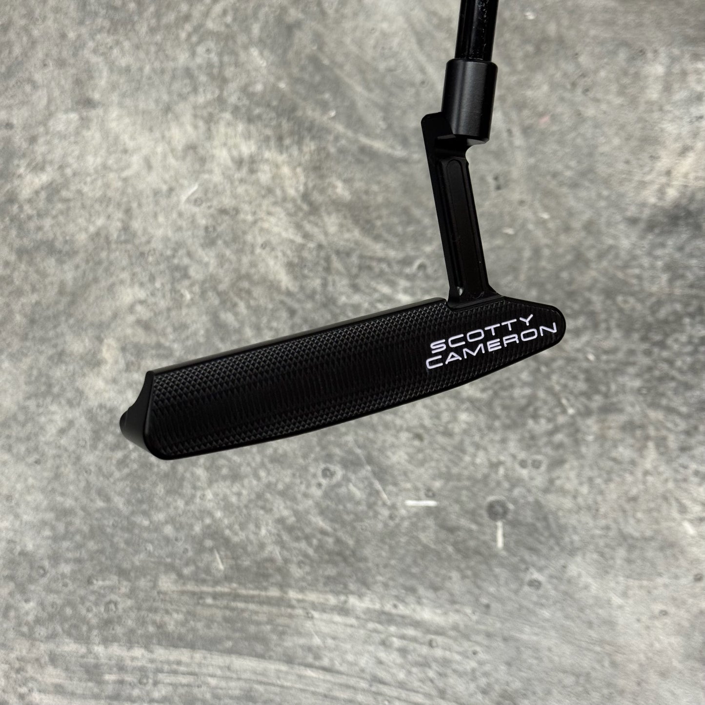 Scotty Cameron Super Select Newport 2 (Black PVD) Purple Drip Print