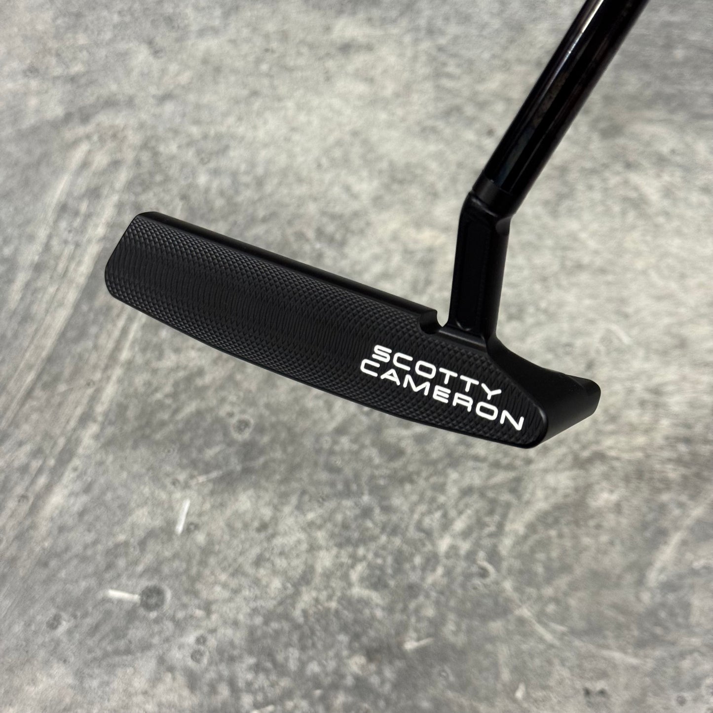 Scotty Cameron Super Select Newport 2.5+ (Black PVD)