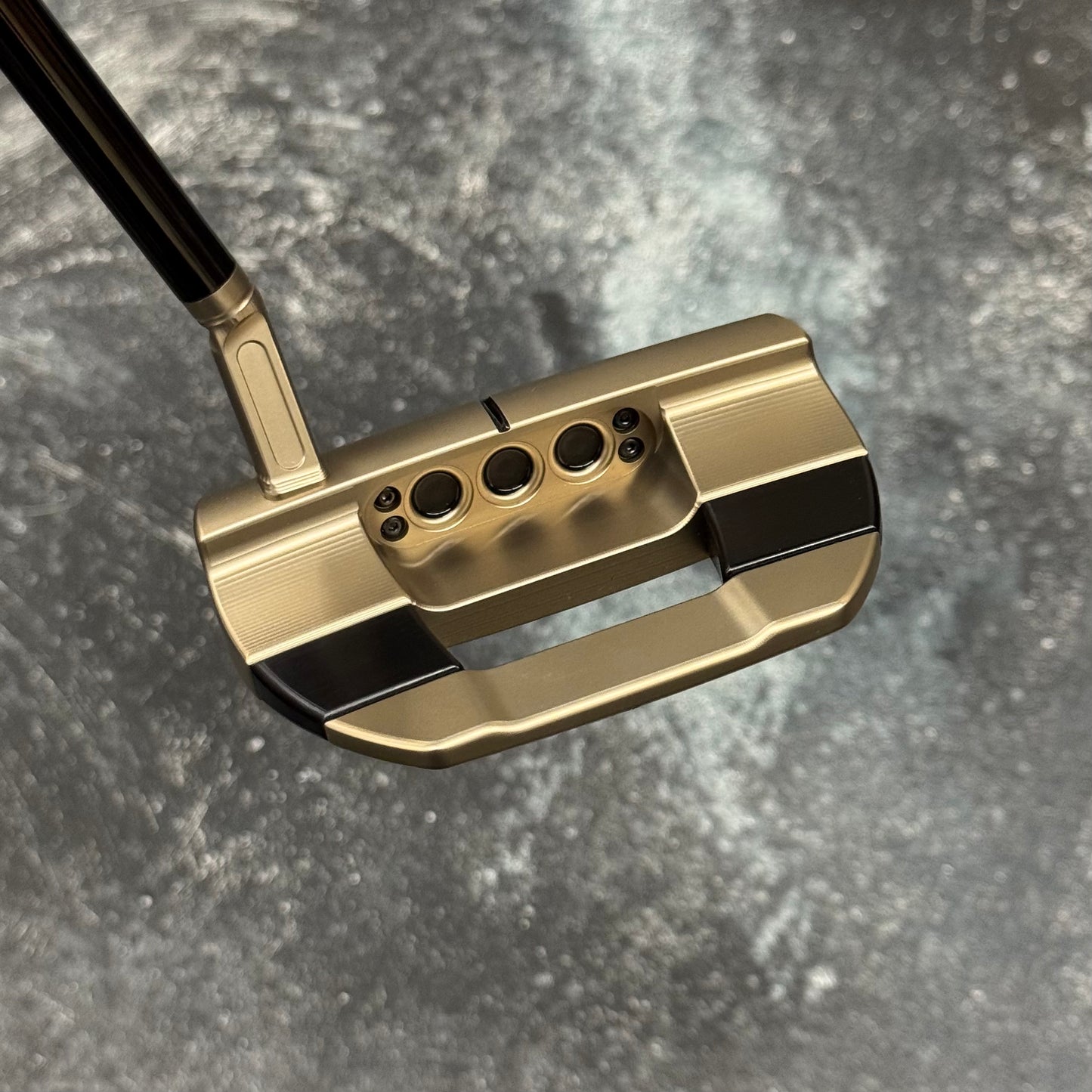 Scotty Cameron Studio Style Fastback 1.5 (Chromatic Bronze finish)