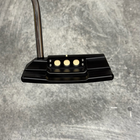 Scotty Cameron Studio Style Squareback (Black PVD)