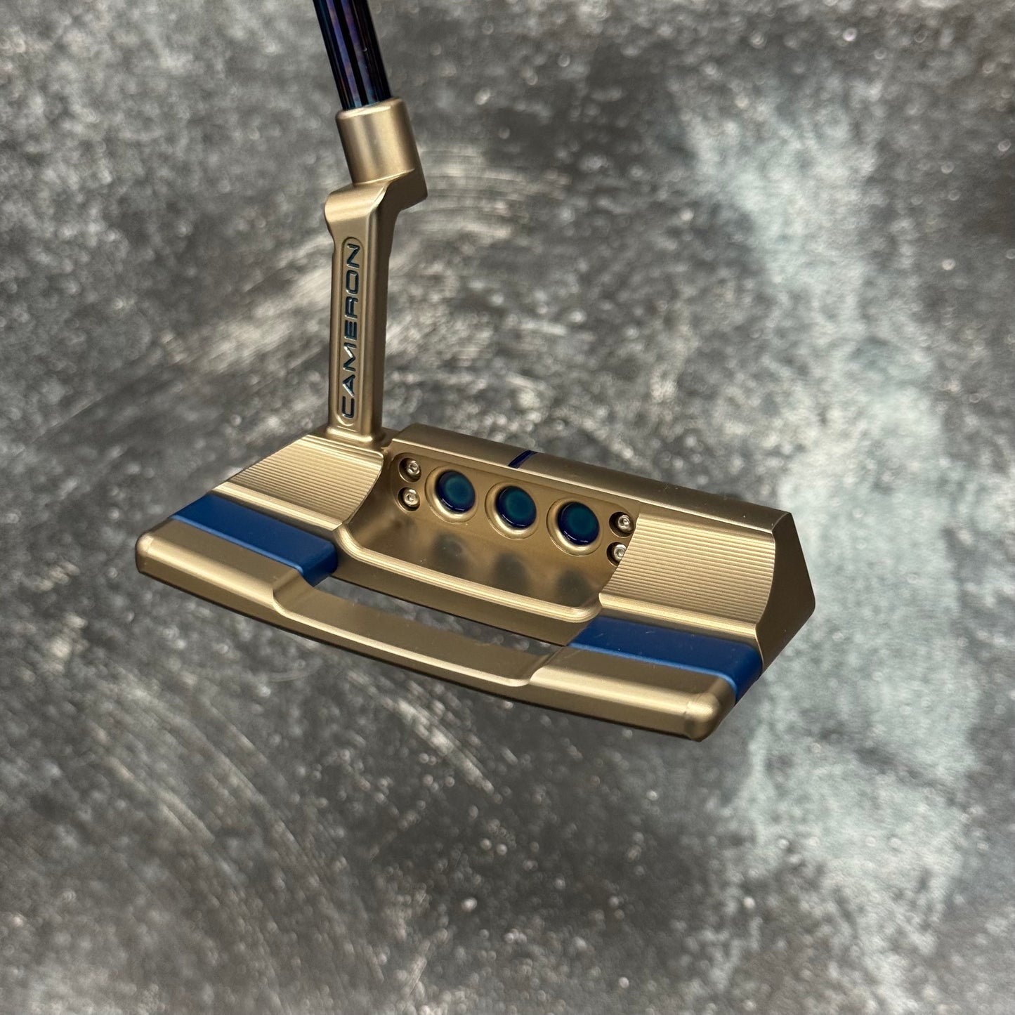 Scotty Cameron Studio Style Squareback 2 (Chromatic Bronze finish)