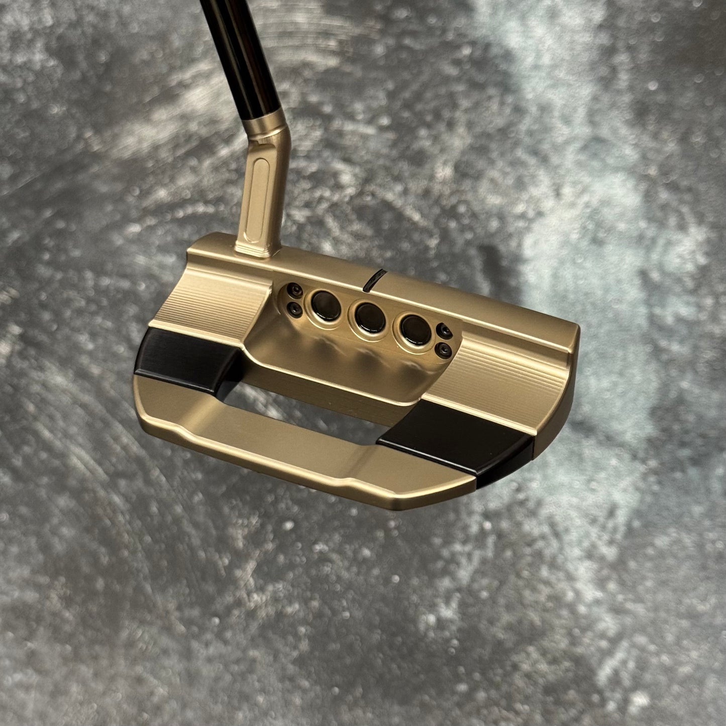 Scotty Cameron Studio Style Fastback 1.5 (Chromatic Bronze finish)