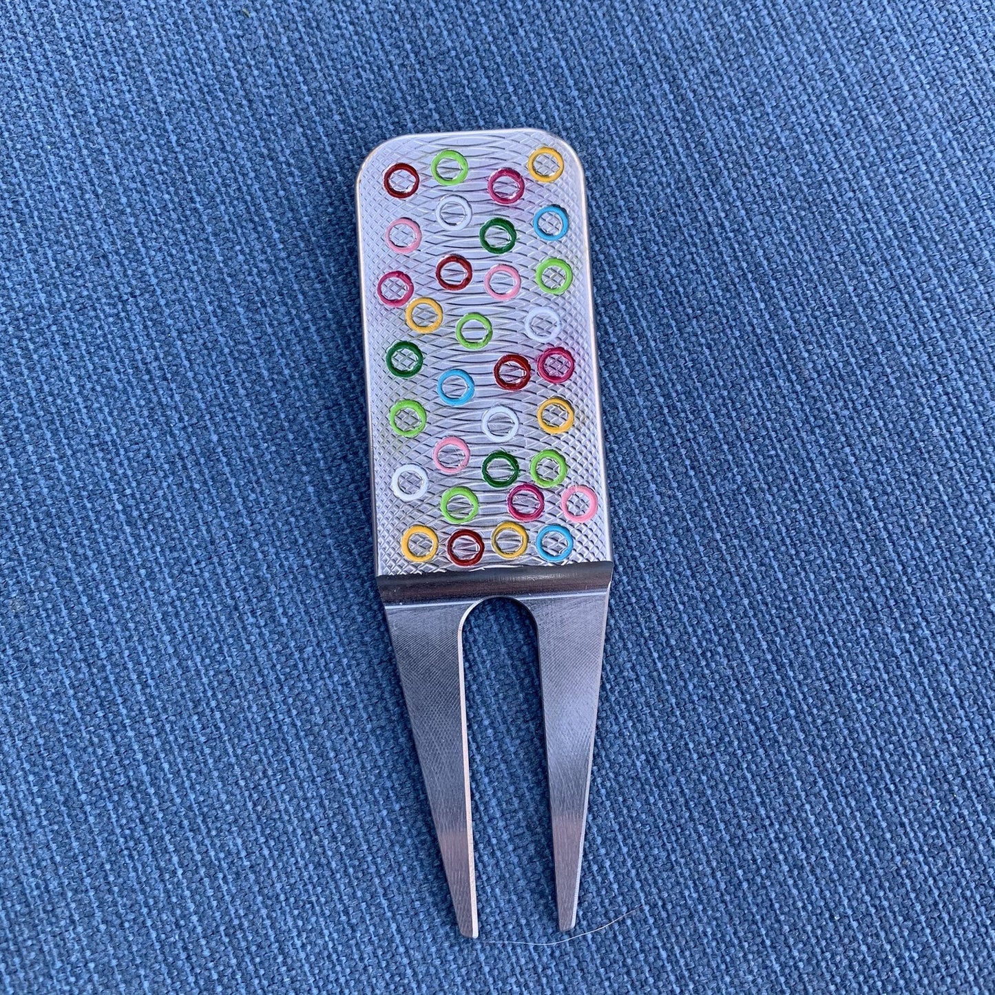 Circles Themed Divot Tool