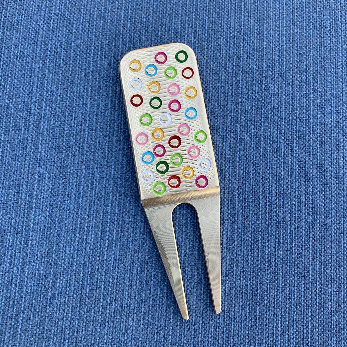 Circles Themed Divot Tool