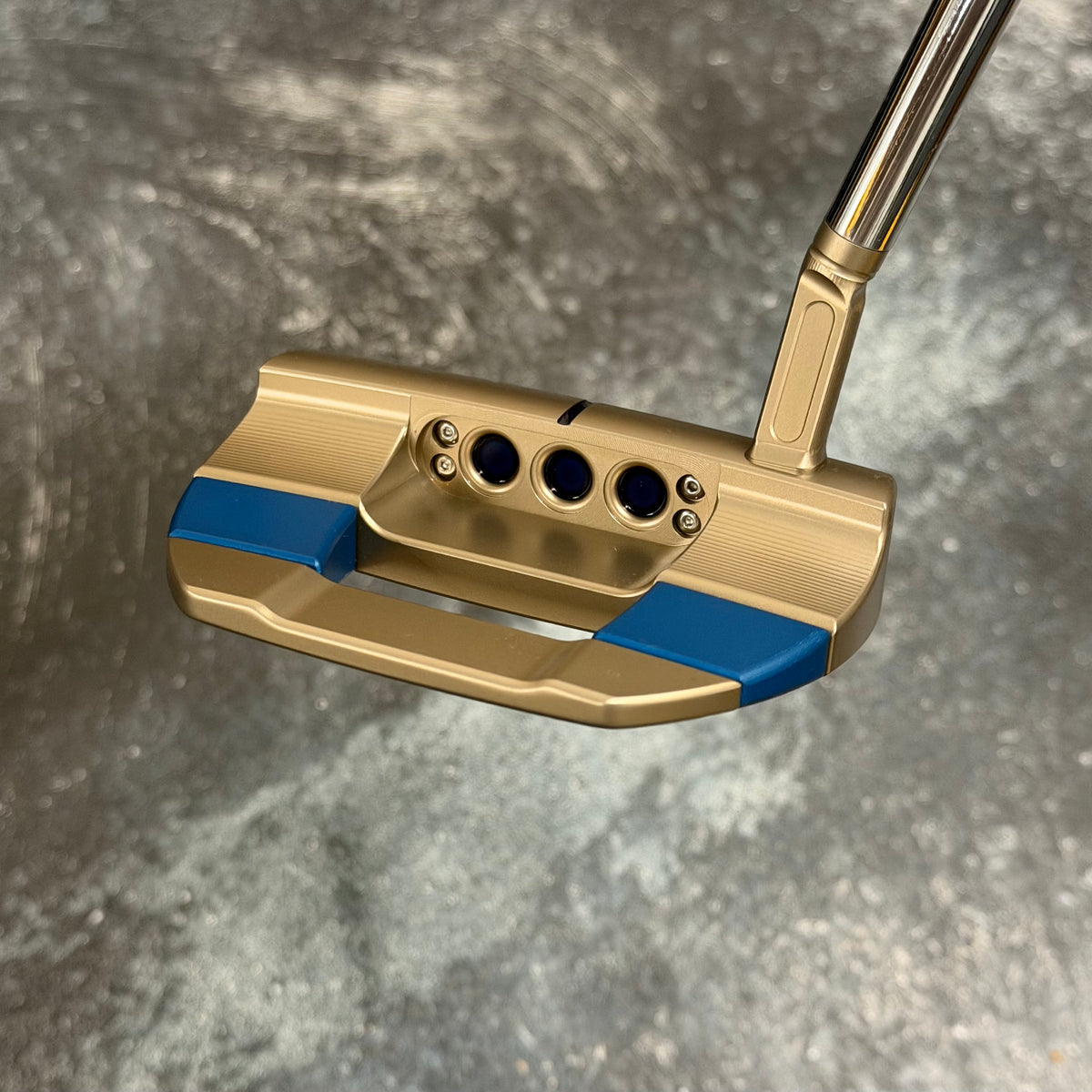 Left Handed Scotty Cameron Studio Style Fastback 1.5 (Chromatic Bronze/Blue Anodized)
