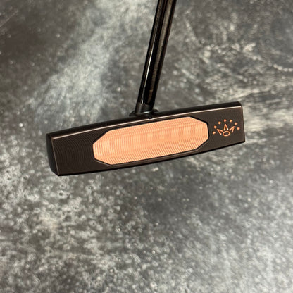 Scotty Cameron Studio Style Fastback OC “We The People” Tellurium Copper Face Insert (Antique Bronze PVD)