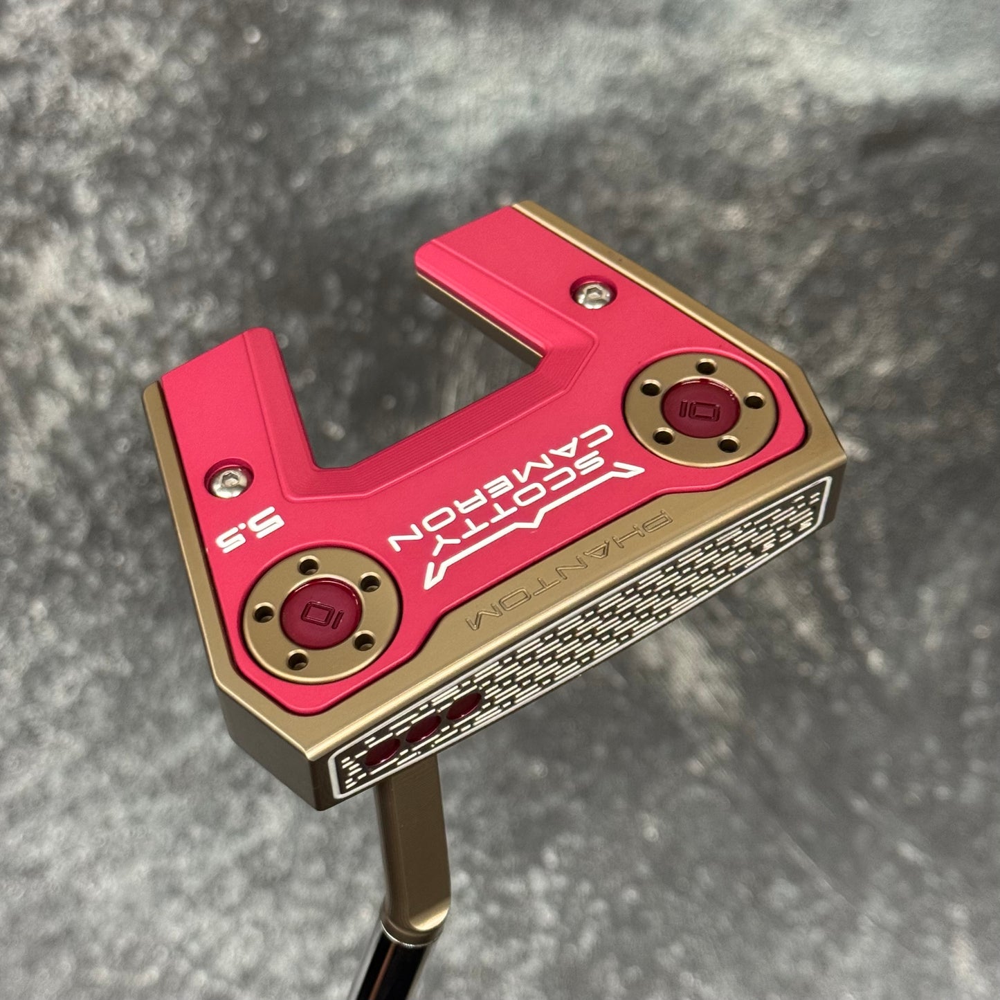 Scotty Cameron Phantom 5.5 (Chromatic Bronze/Pink Anodized)