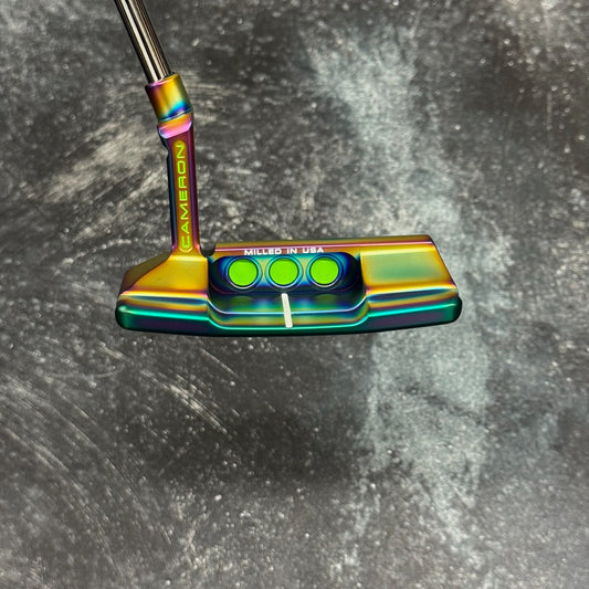 Scotty Cameron Super Select Squareback 2 (Crazy Rainbow)