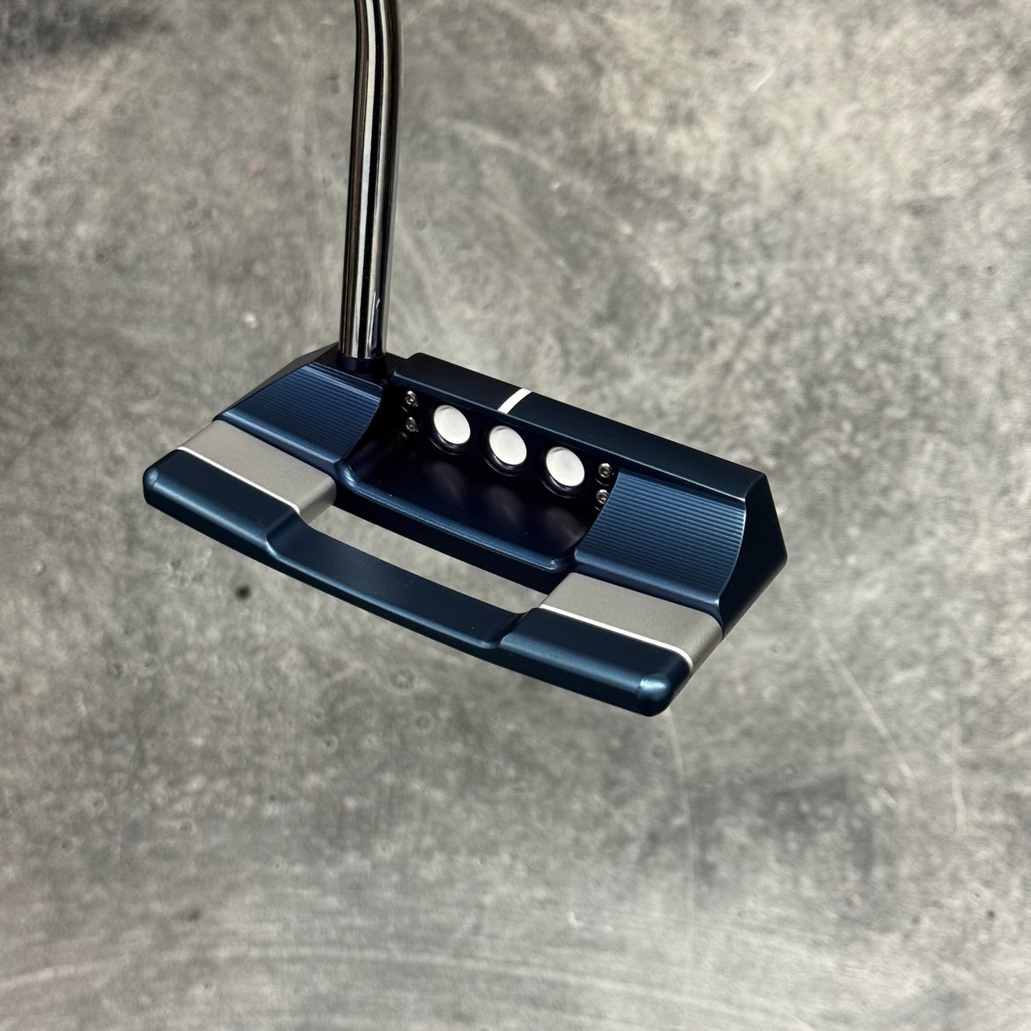 Scotty Cameron Studio Style Squareback (Blue PVD)
