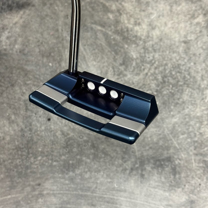 Scotty Cameron Studio Style Squareback (Blue PVD)