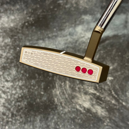 Scotty Cameron Phantom 5.5 (Chromatic Bronze/Pink Anodized)