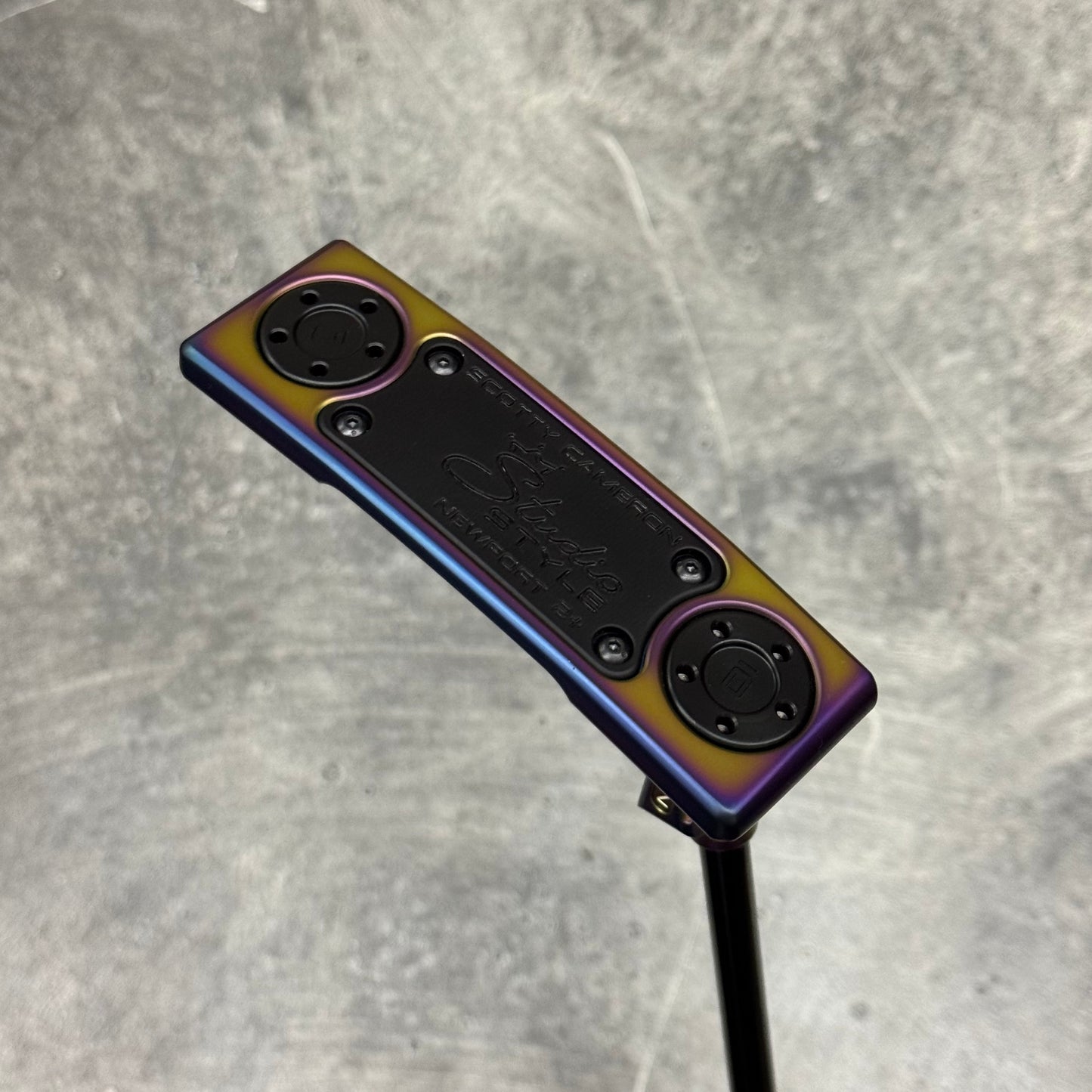 Scotty Cameron Studio Style Newport 2+ (Crazy Rainbow PVD)