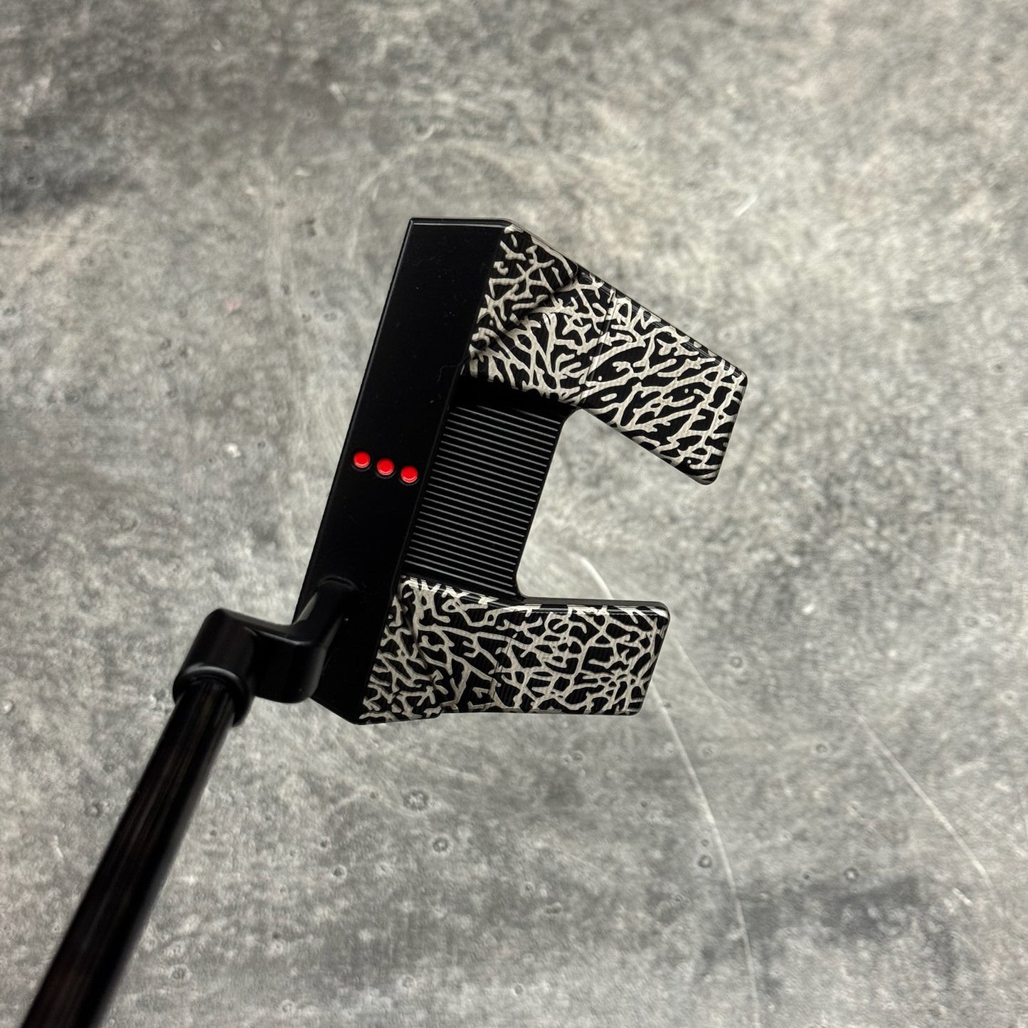 Scotty Cameron Phantom 5.2 (Black PVD) Elephant Print