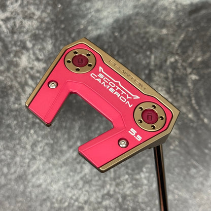 Scotty Cameron Phantom 5.5 (Chromatic Bronze/Pink Anodized)
