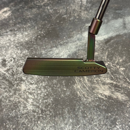 Scotty Cameron Super Select Newport 2+ (Black Rainbow PVD)