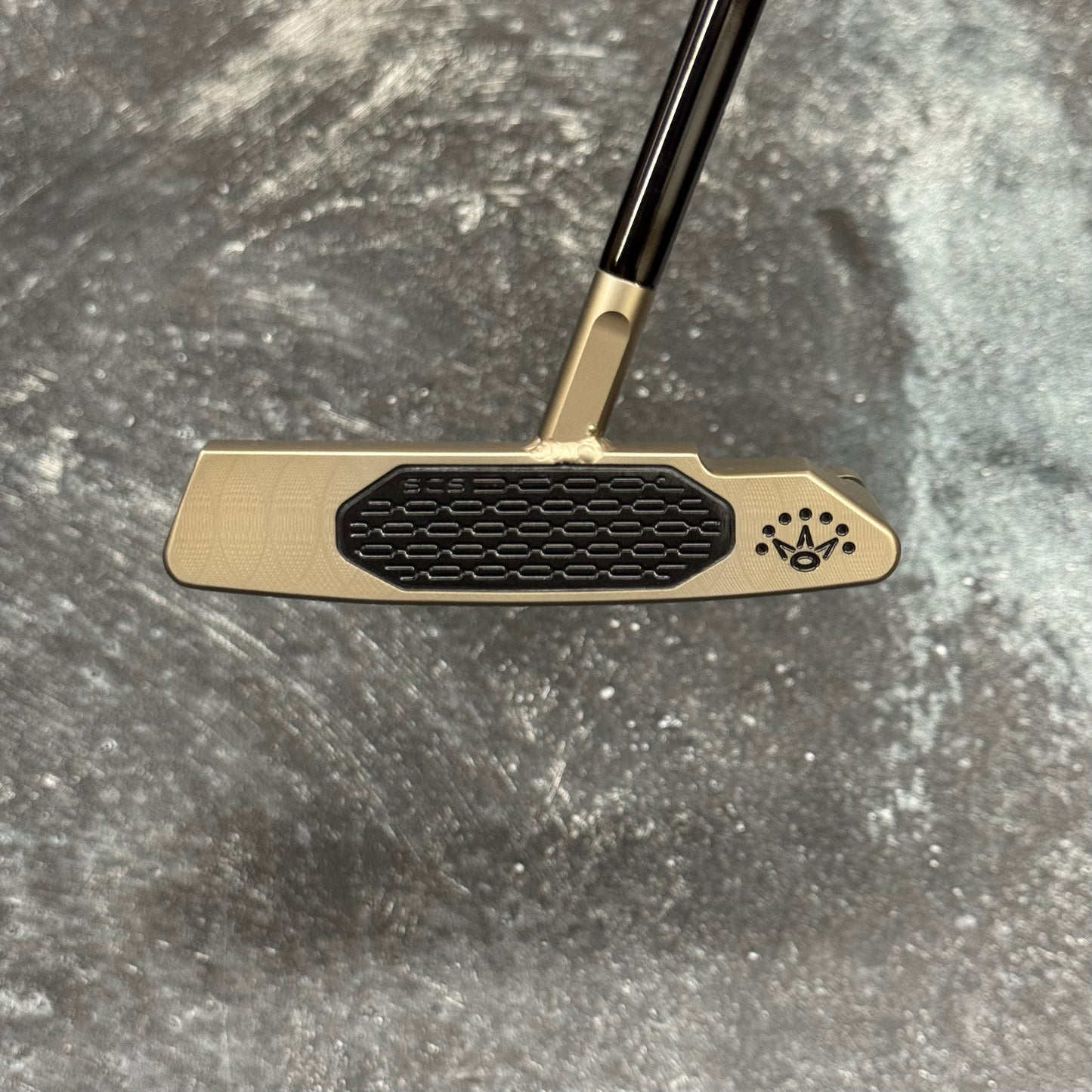 Scotty Cameron Studio Style Squareback 2 Center Shafted (Chromatic Bronze Torched)