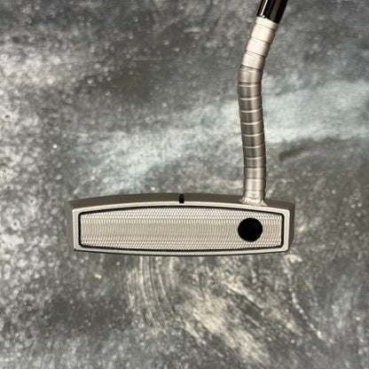 Scotty Cameron Phantom 7 Ringer Neck with Tight Milled Stainless Tour Dot Face Insert (Tour Satin)