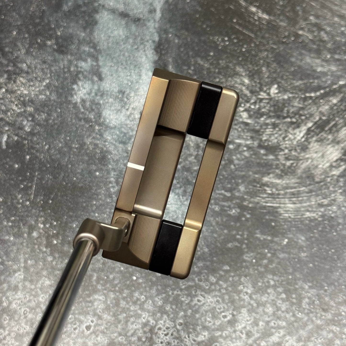 Scotty Cameron Studio Style Squareback 2 (Rustic Torched)