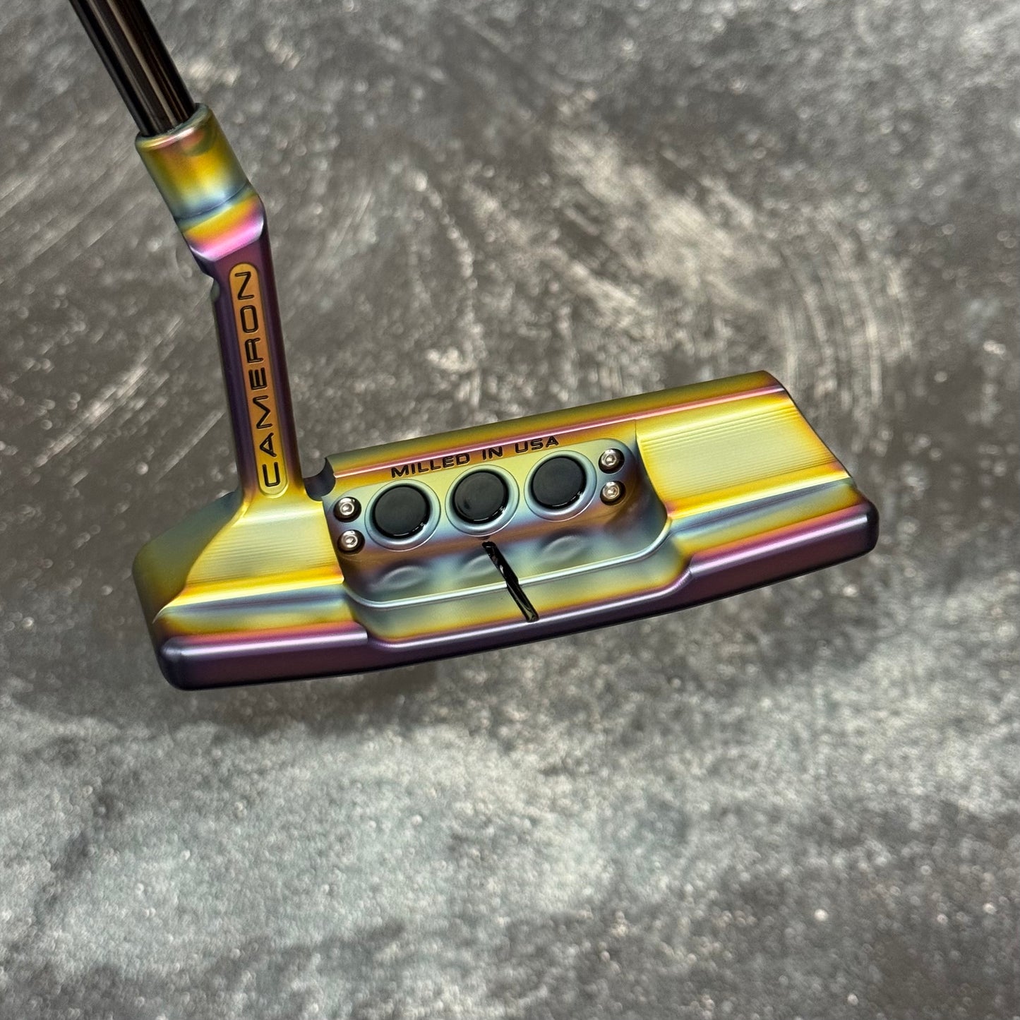 Scotty Cameron Studio Style Newport 2+ (Crazy Rainbow PVD)