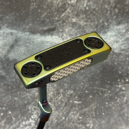 Scotty Cameron Studio Style Newport 2+ (Crazy Rainbow PVD)