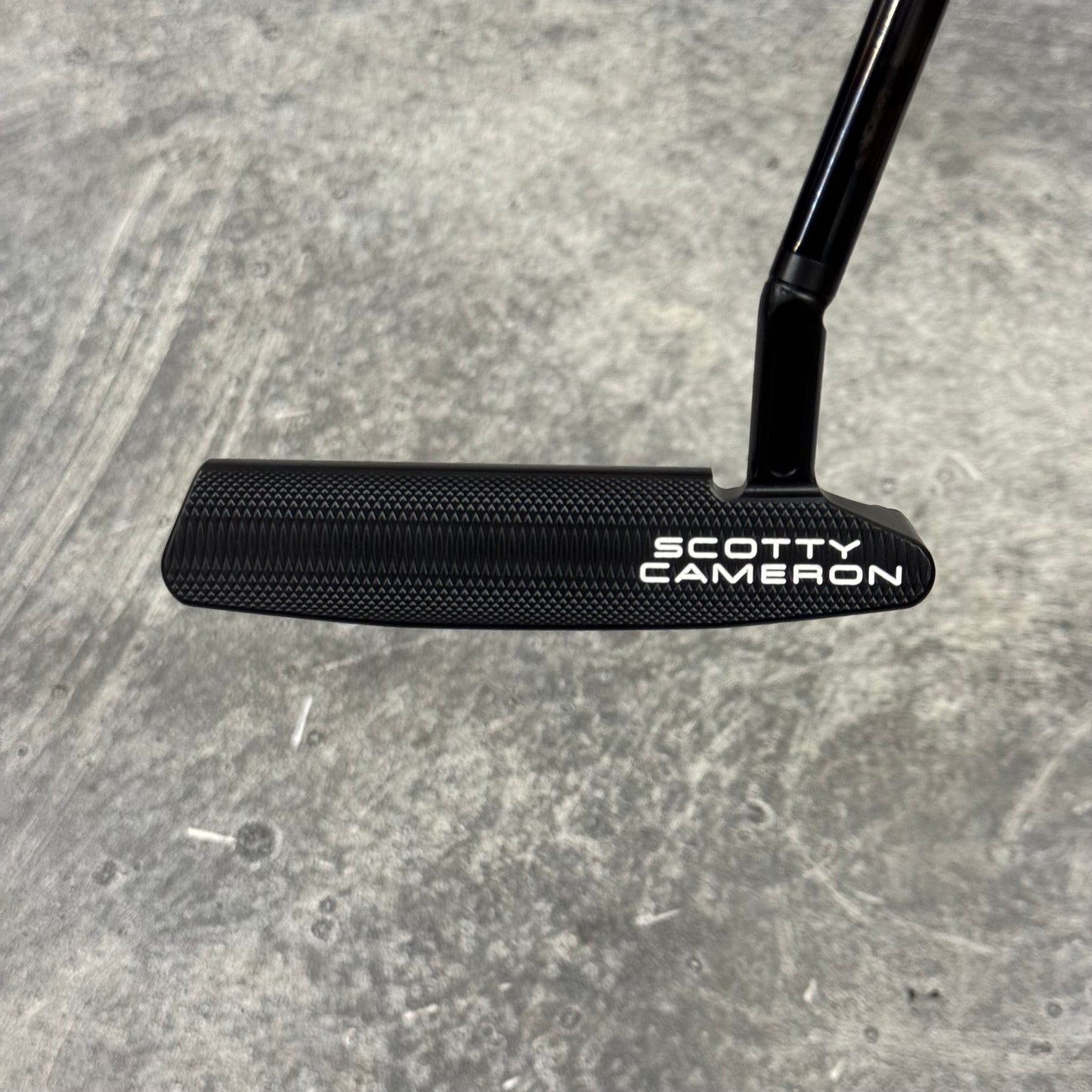 Scotty Cameron Super Select Newport 2.5+ (Black PVD)