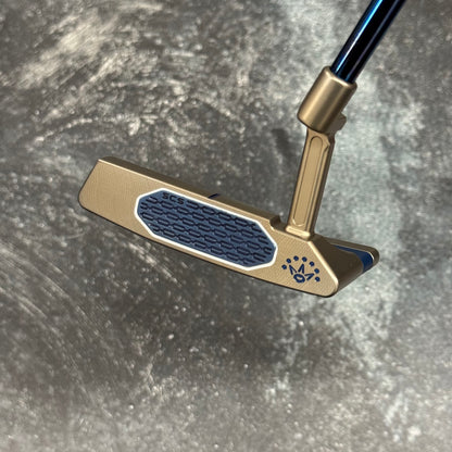 Scotty Cameron Studio Style Squareback 2 (Chromatic Bronze finish)