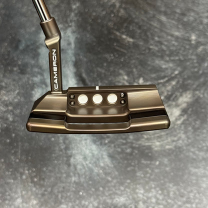 Scotty Cameron Studio Style Squareback 2 (Rustic Torched)