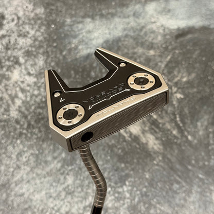Scotty Cameron Phantom 7 Ringer Neck with Tight Milled Stainless Tour Dot Face Insert (Tour Satin)
