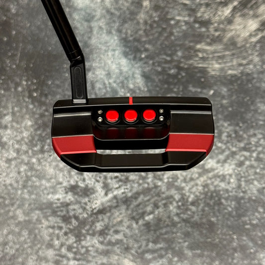 Scotty Cameron Studio Style Fastback 1.5 (Black PVD & Red Anodized)