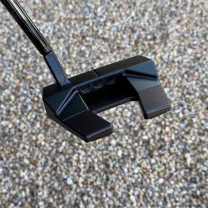 Scotty Cameron Phantom 5.5 (Black Rainbow) Black Paint fill