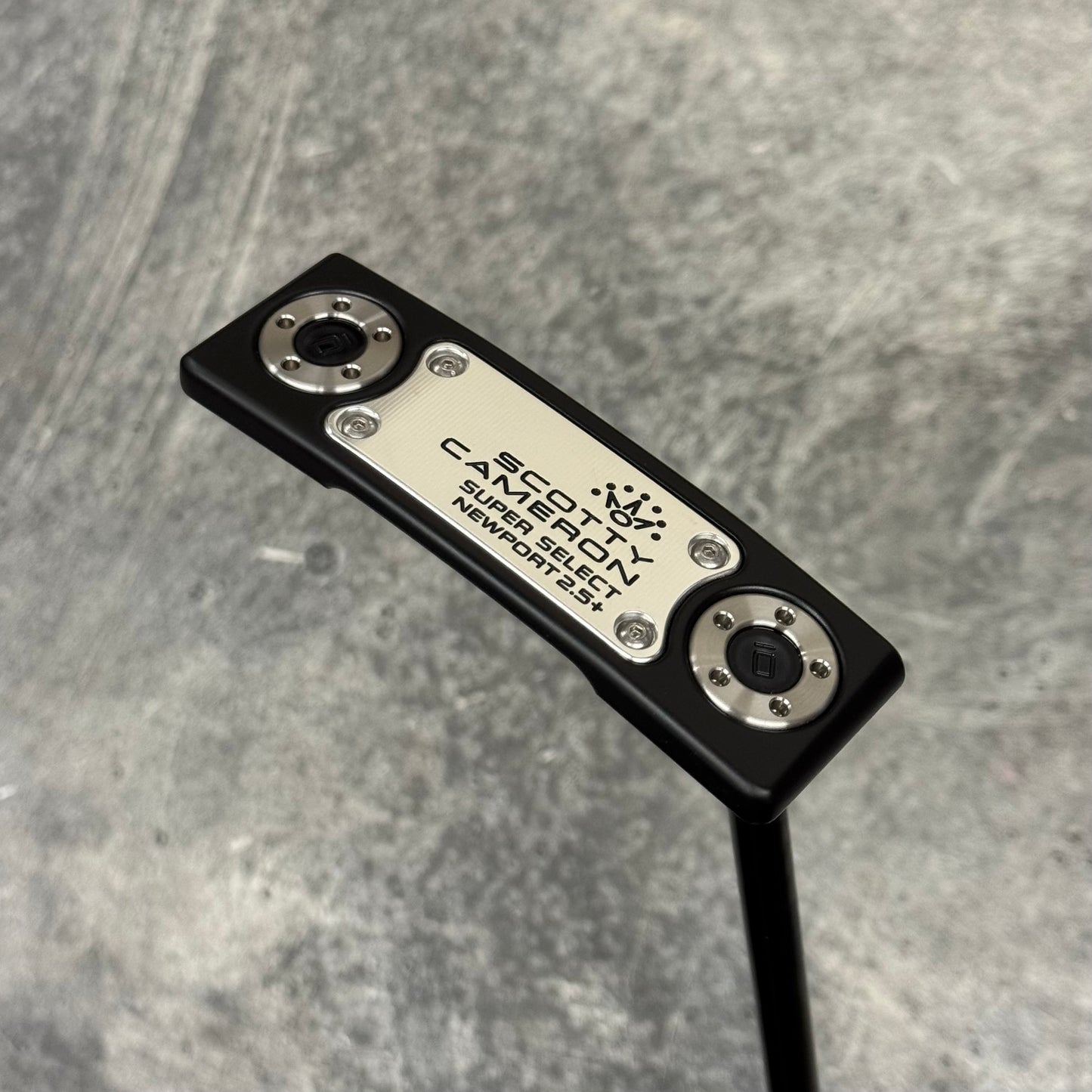 Scotty Cameron Super Select Newport 2.5+ (Black PVD)