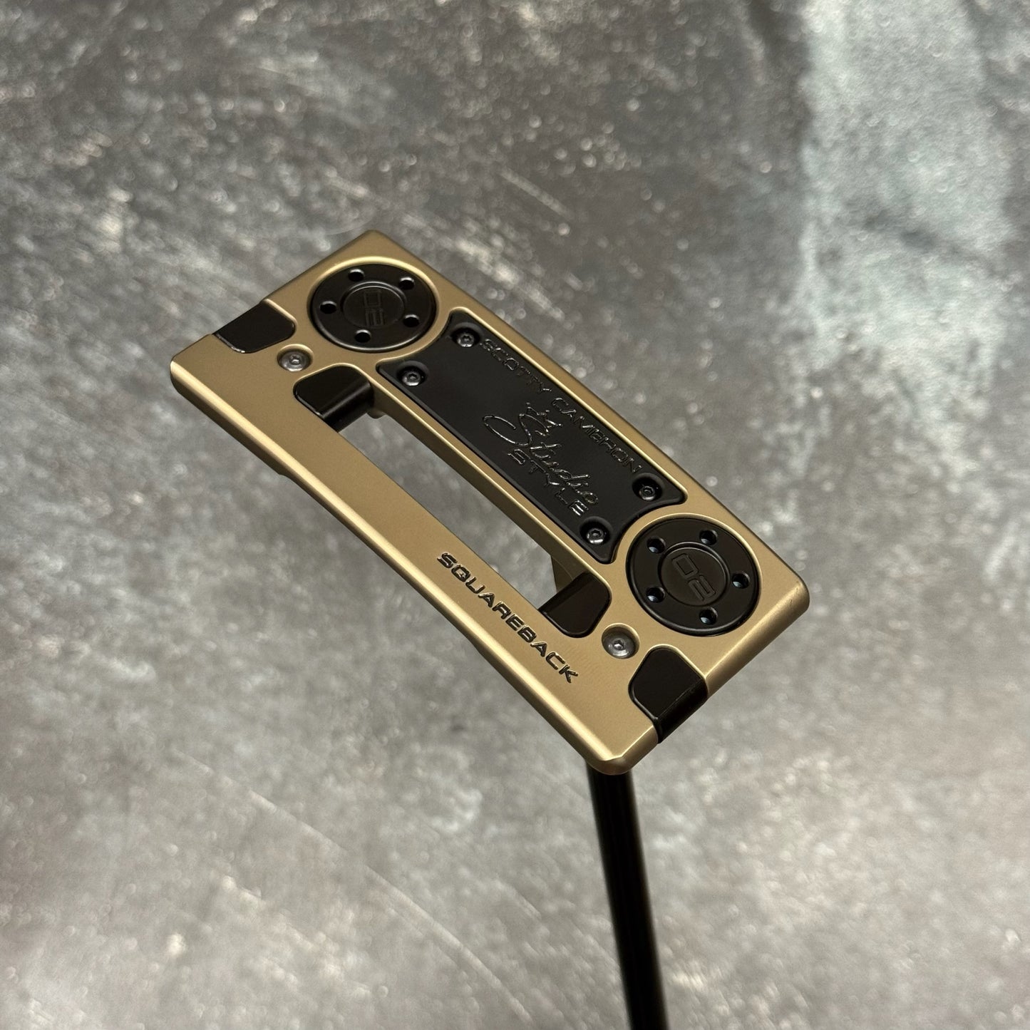 Scotty Cameron Studio Style Squareback 2 Center Shafted (Chromatic Bronze Torched)