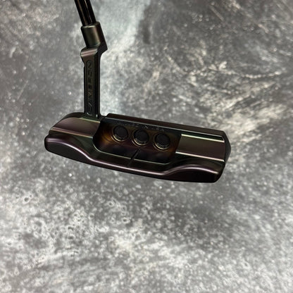 Scotty Cameron Super Select Newport+ (Black Rainbow)