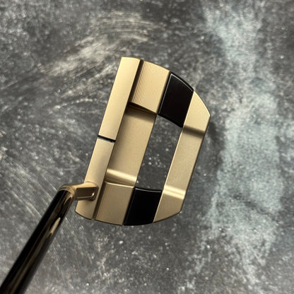 Scotty Cameron Studio Style Fastback 1.5 (Chromatic Bronze finish)