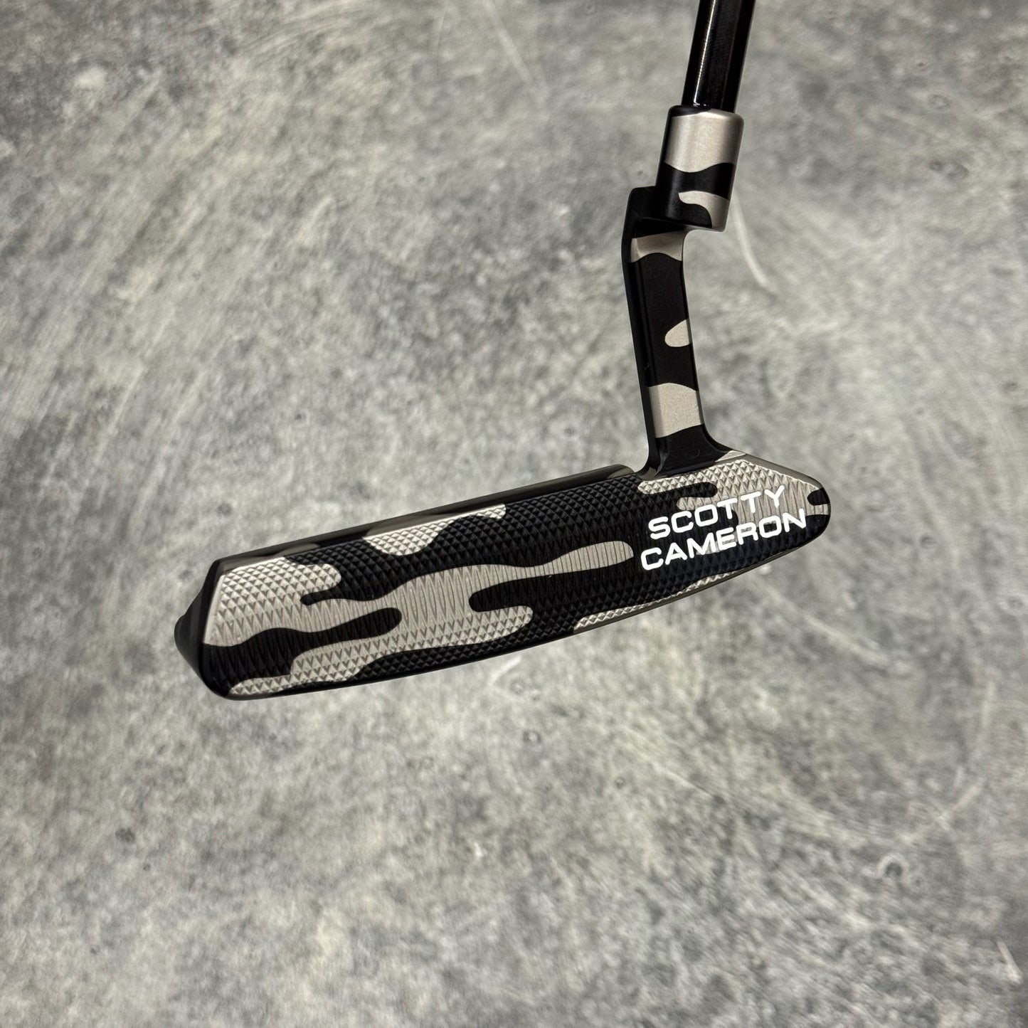 Scotty Cameron Select Newport 2 (Black Camo Bulletback)