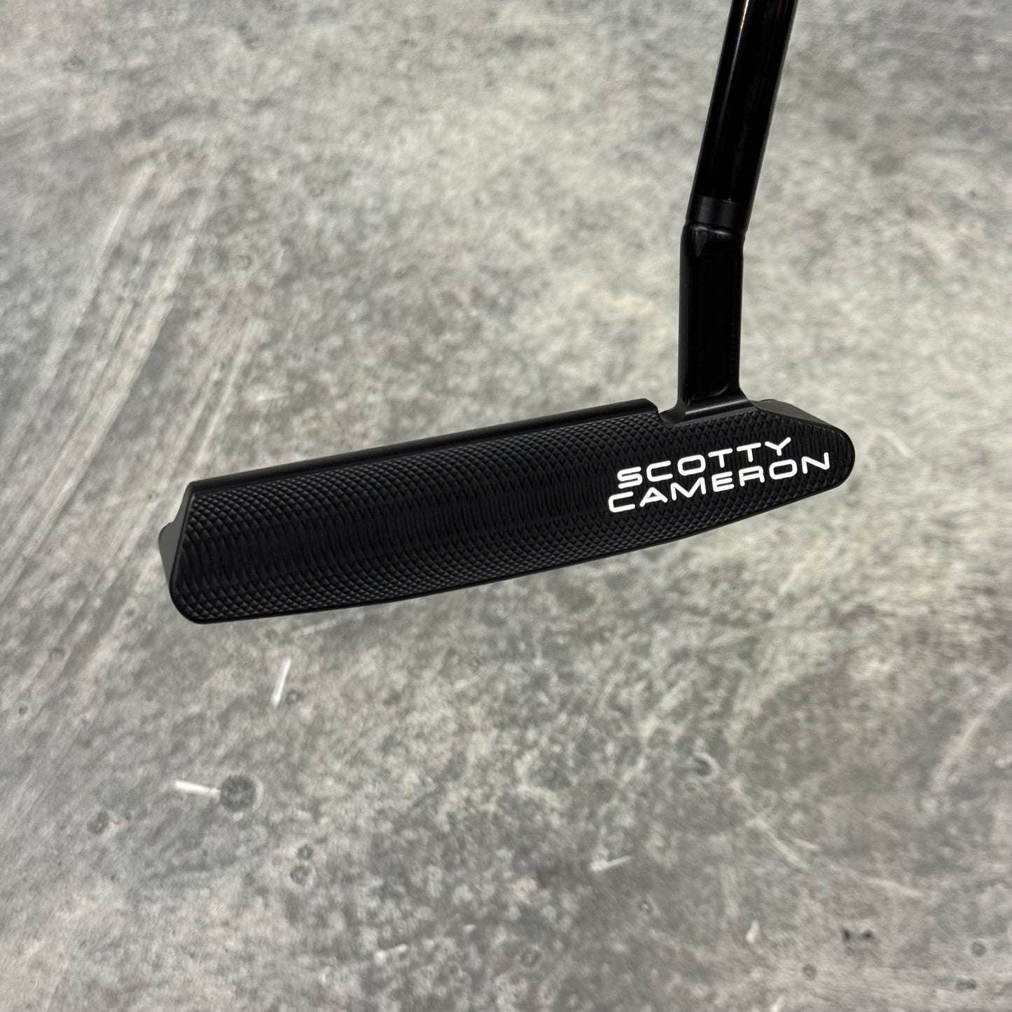 Scotty Cameron Super Select Newport 2.5+ (Black PVD)