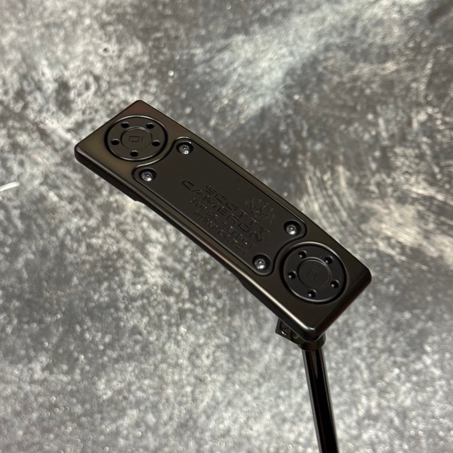 Scotty Cameron Super Select Newport 2+ (Black Rainbow PVD)