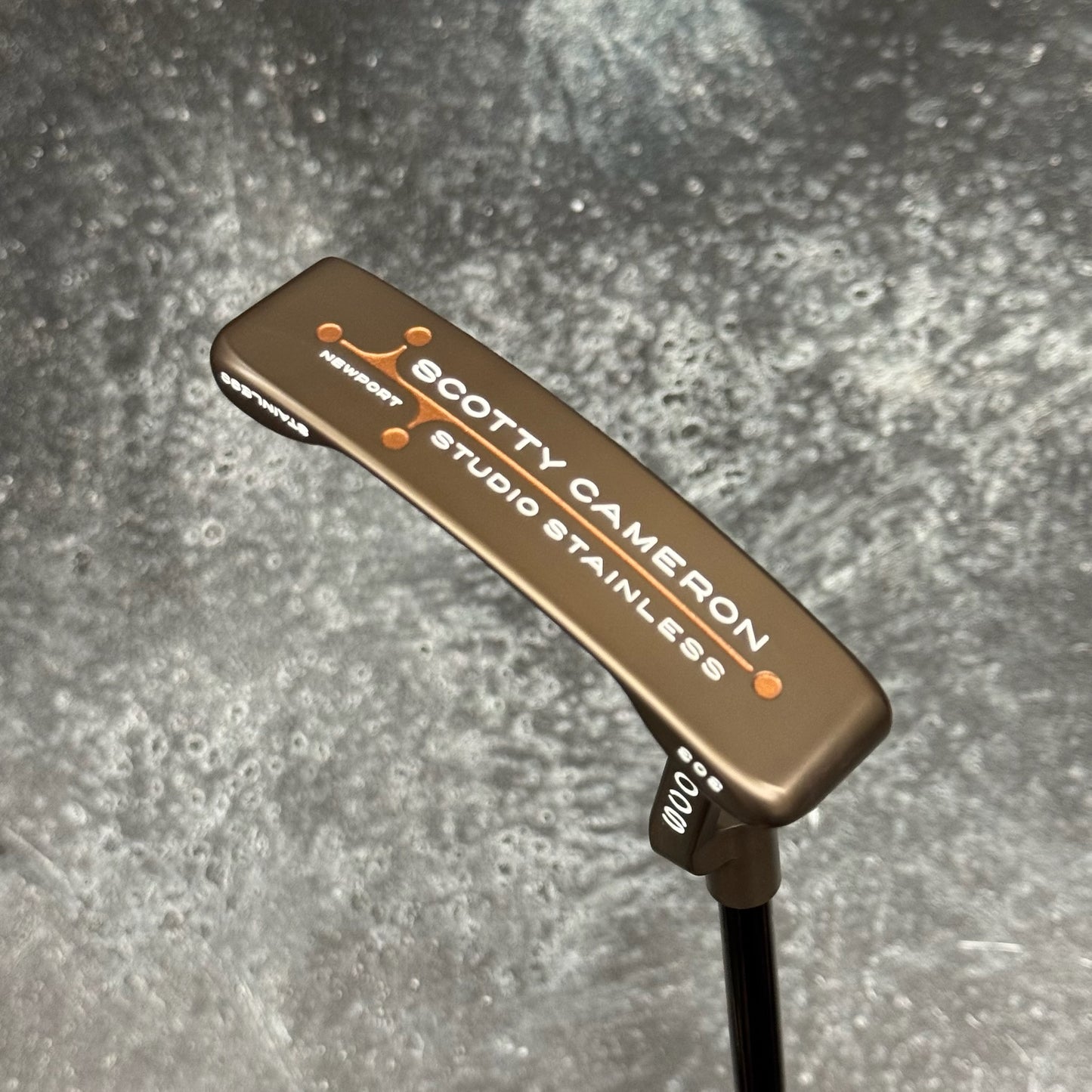 Scotty Cameron Studio Stainless Newport (Rustic Torched Finish)