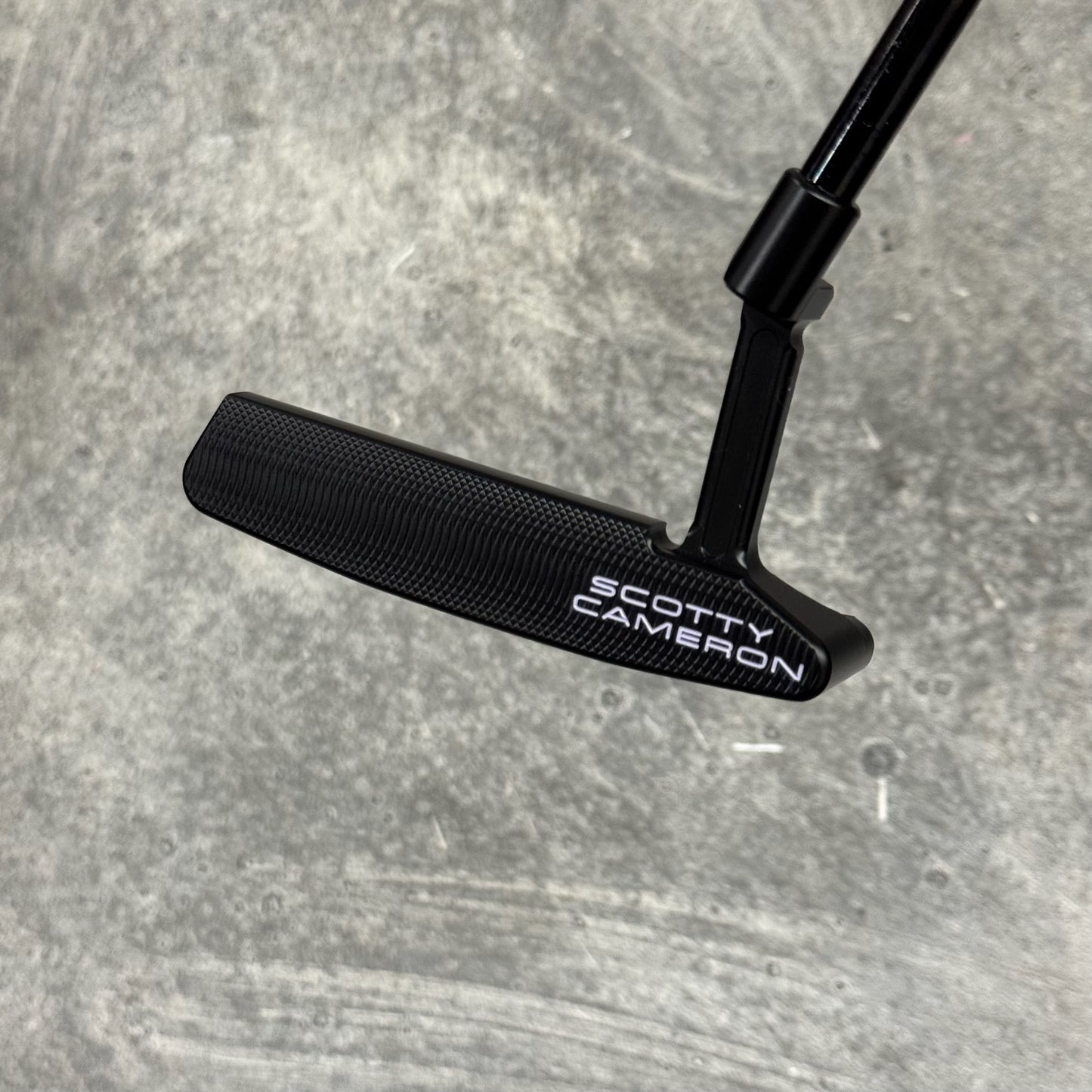 Scotty Cameron Super Select Newport 2 (Black PVD) Purple Drip Print