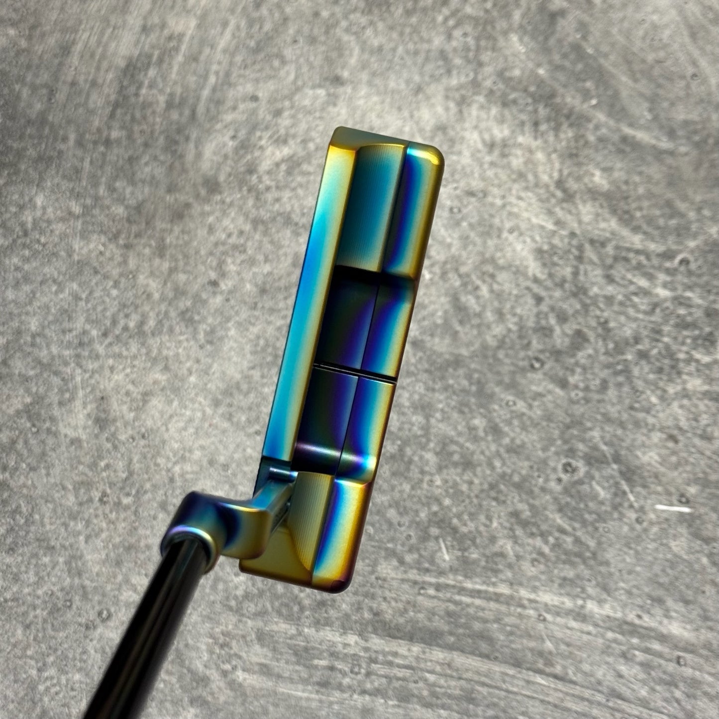 Scotty Cameron Super Select Newport 2 (Crazy Rainbow)
