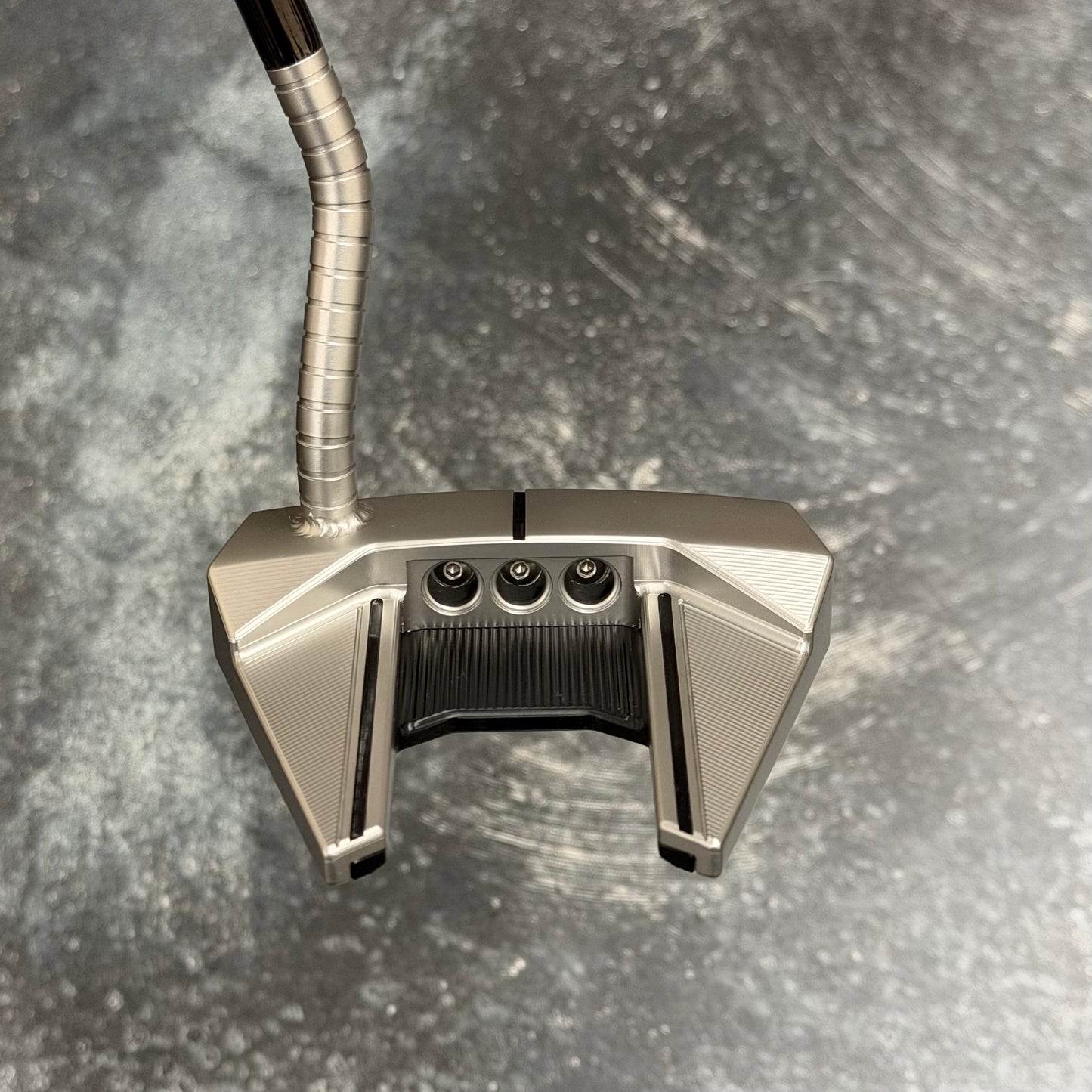 Scotty Cameron Phantom 7 Ringer Neck with Tight Milled Stainless Tour Dot Face Insert (Tour Satin)