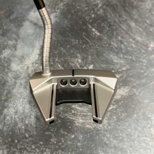 Scotty Cameron Phantom 7 Ringer Neck with Tight Milled Stainless Tour Dot Face Insert (Tour Satin)