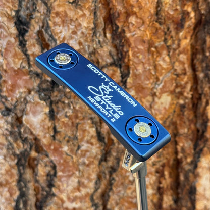 Studio Style Polished Blue Bulletback (Popular Design)
