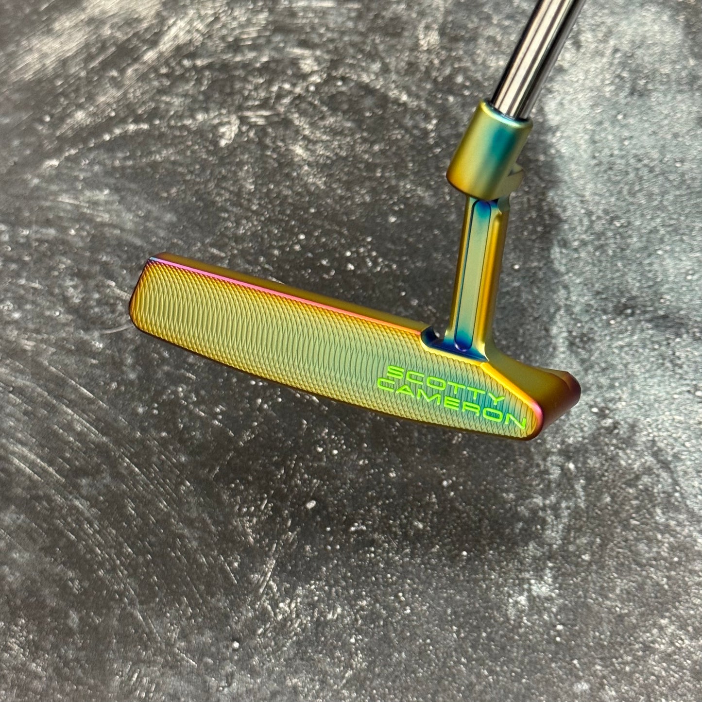 Scotty Cameron Super Select Newport 2 Drip (Crazy Rainbow PVD)